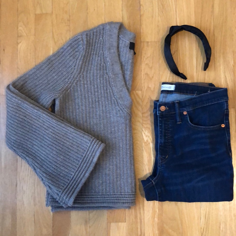 Intermix wool/cashmere v-neck sweater